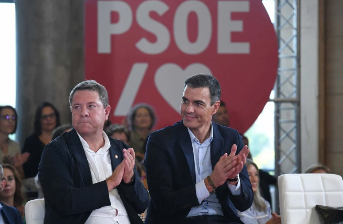 Emiliano García-Page y Pedro Sánchez.