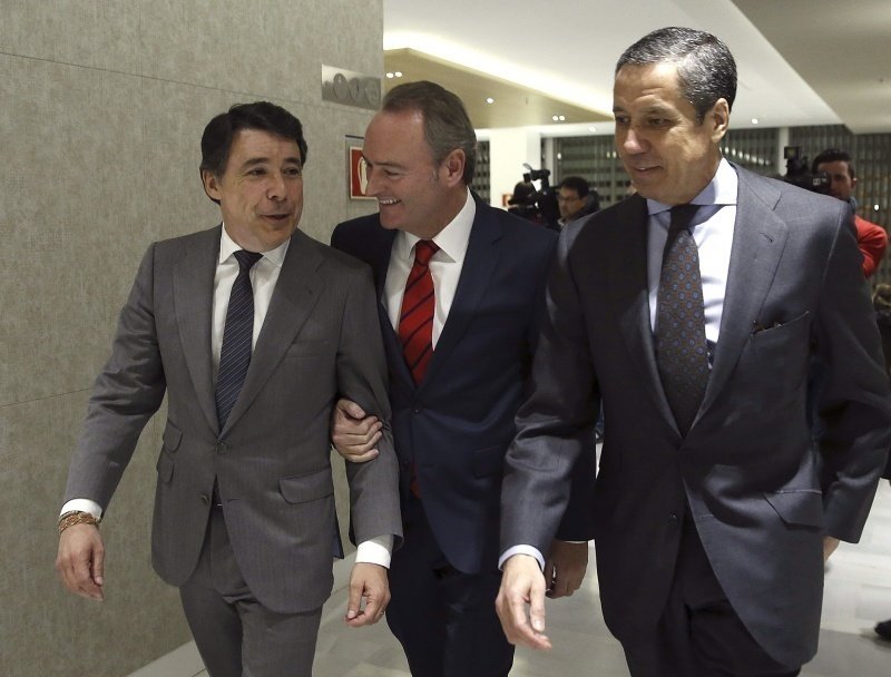 De izquierda a derecha, Ignacio González, Alberto Fabra y Eduardo Zaplana, en el Club Siglo XXI.