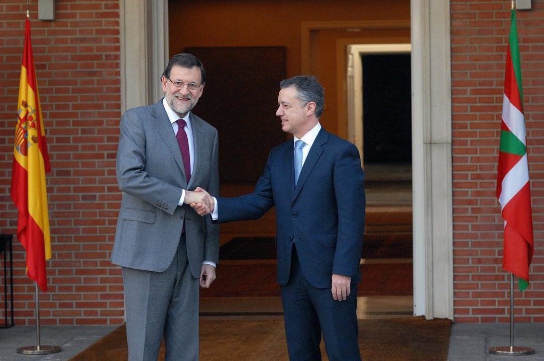 Mariano Rajoy recibe a Íñigo Urkullu en el Palacio de la Moncloa.