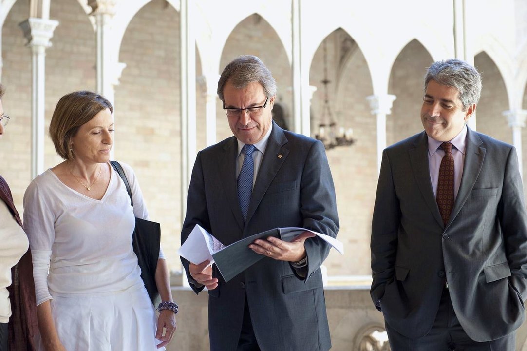 La presidenta de la Assemblea Nacional de Catalunya, Carme Forcadell, en una recepción con Artur Mas y Francesc Homs.
