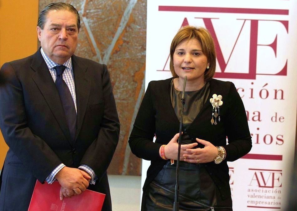 El presidente de la Asociación Valenciana de Empresarios, Vicente Boluda, con la consejera de Infraestructuras, Isabel Bonig.