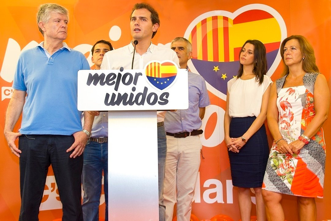 Albert Rivera y otros dirigentes de Ciutadans en un acto.