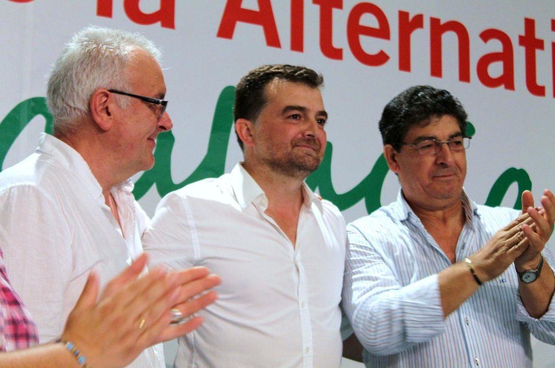 Cayo Lara, Antonio Maíllo y Diego Valderas, en un acto de Izquierda Unida.