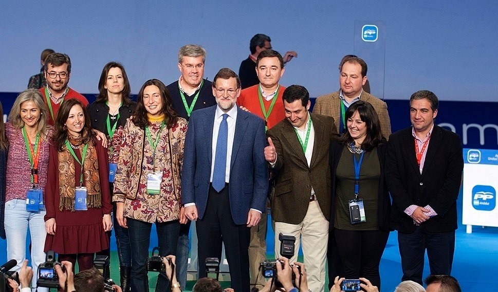 Junta Directiva del PP andaluz, con Mariano Rajoy y Juanma Moreno en el centro.