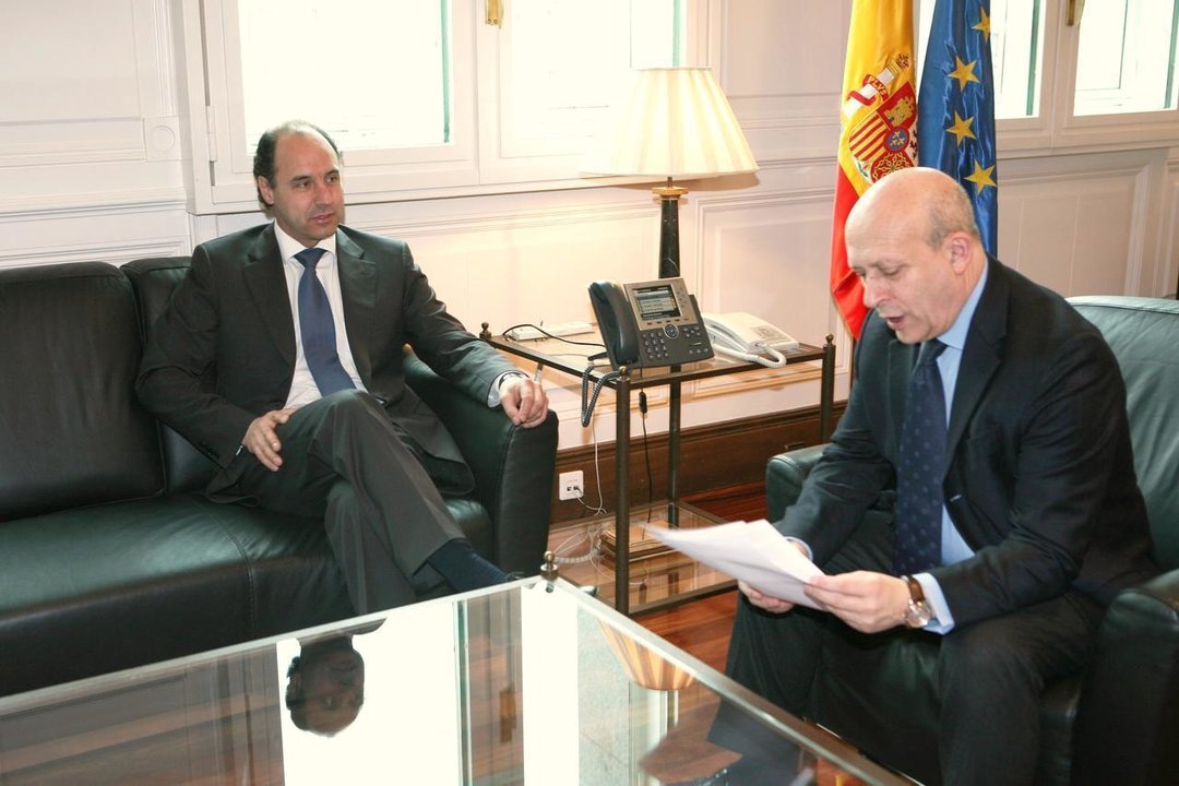 El presidente de Cantabria, Ignacio Diego, con el ministro de Educación, José Ignacio Wert.
