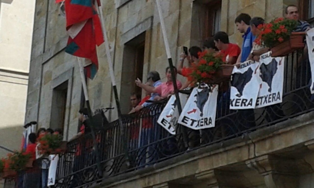 Protesta proetarra en Etxarri (Navarra)