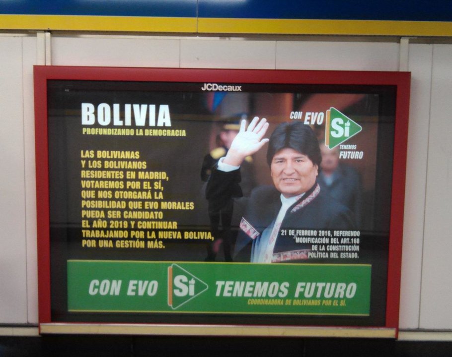 Campaña publicitaria de Evo Morales en el metro de Madrid.