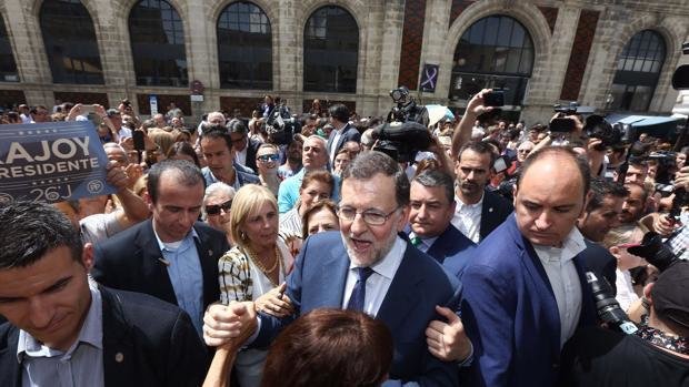 Rajoy durante su visita a Jerez.