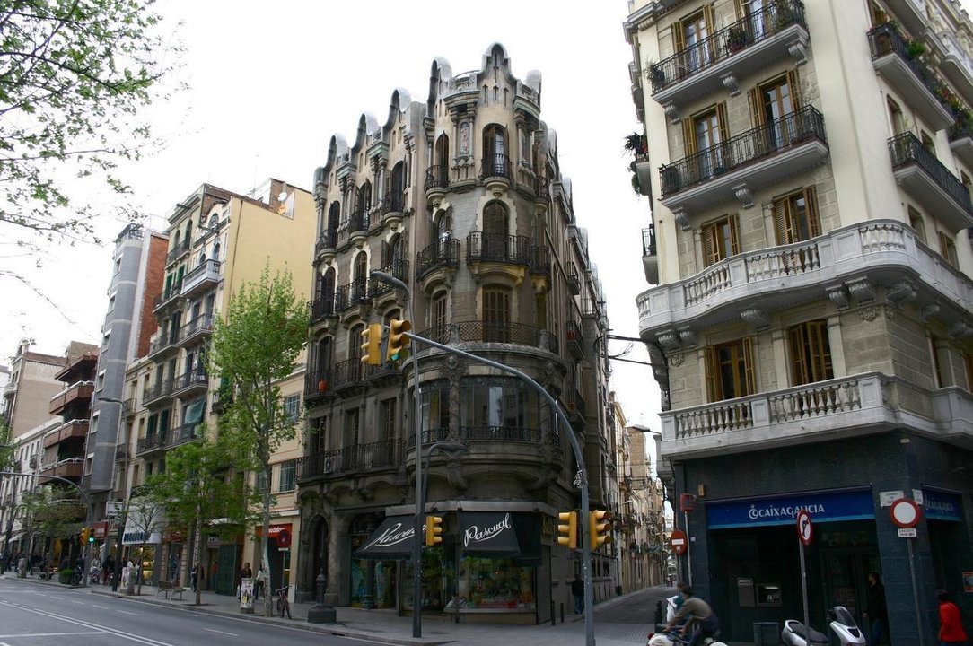 Edificios del barrio de Sants de Barcelona.