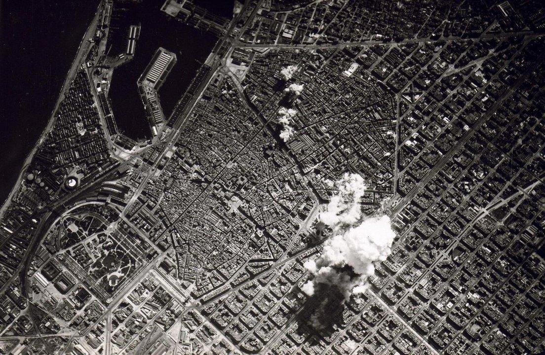 Bombardeo italiano sobre Barcelona en 1937.
