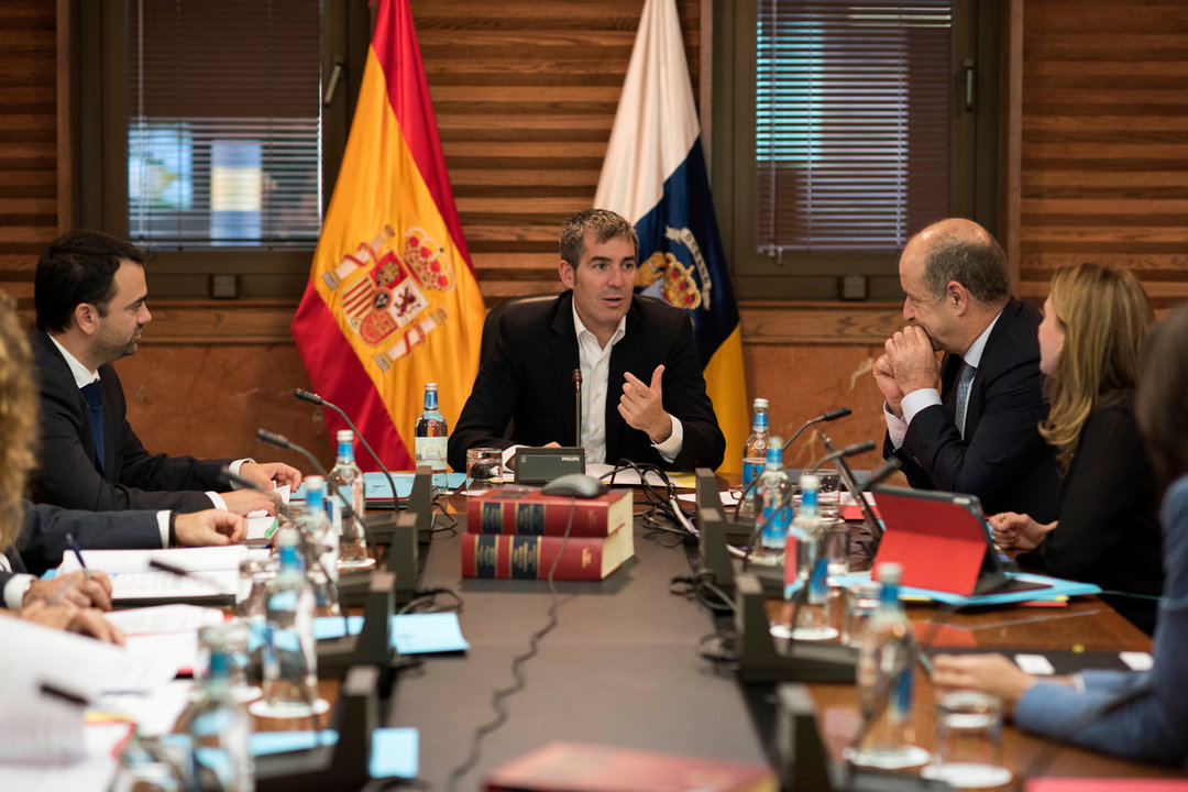 El presidente de Canarias, Fernando Clavijo, en un consejo de gobierno.