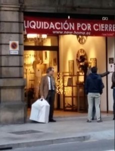 Artur Mas, en una tienda de la calle Balmes de Barcelona (Foto: Dolça Catalunya).