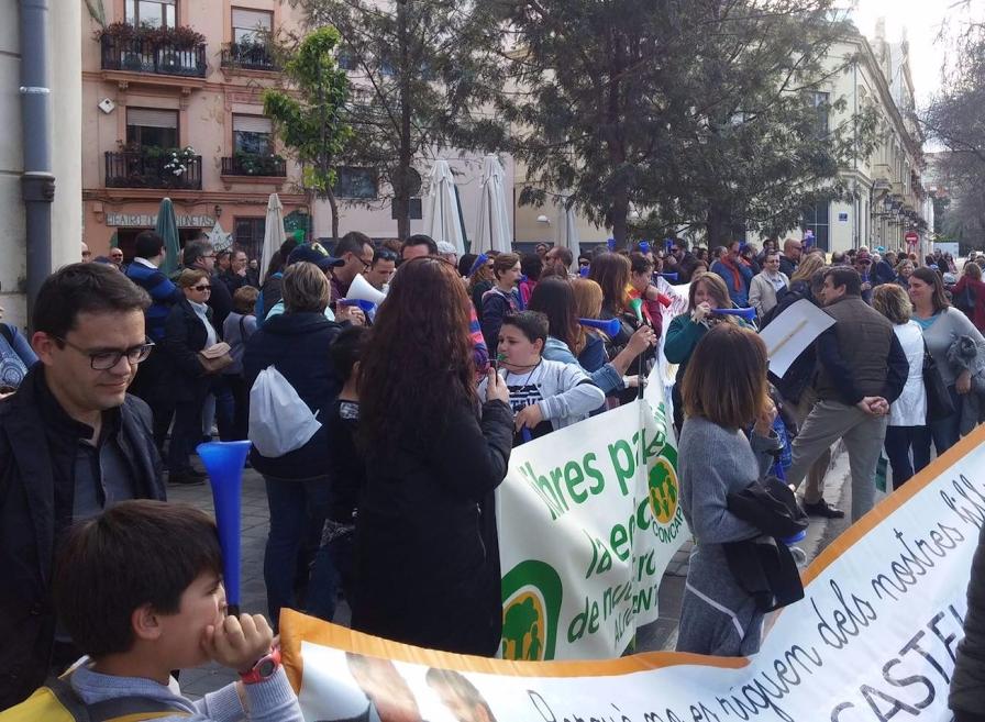 Manifestación contra el decreto plurilingüe valenciano.