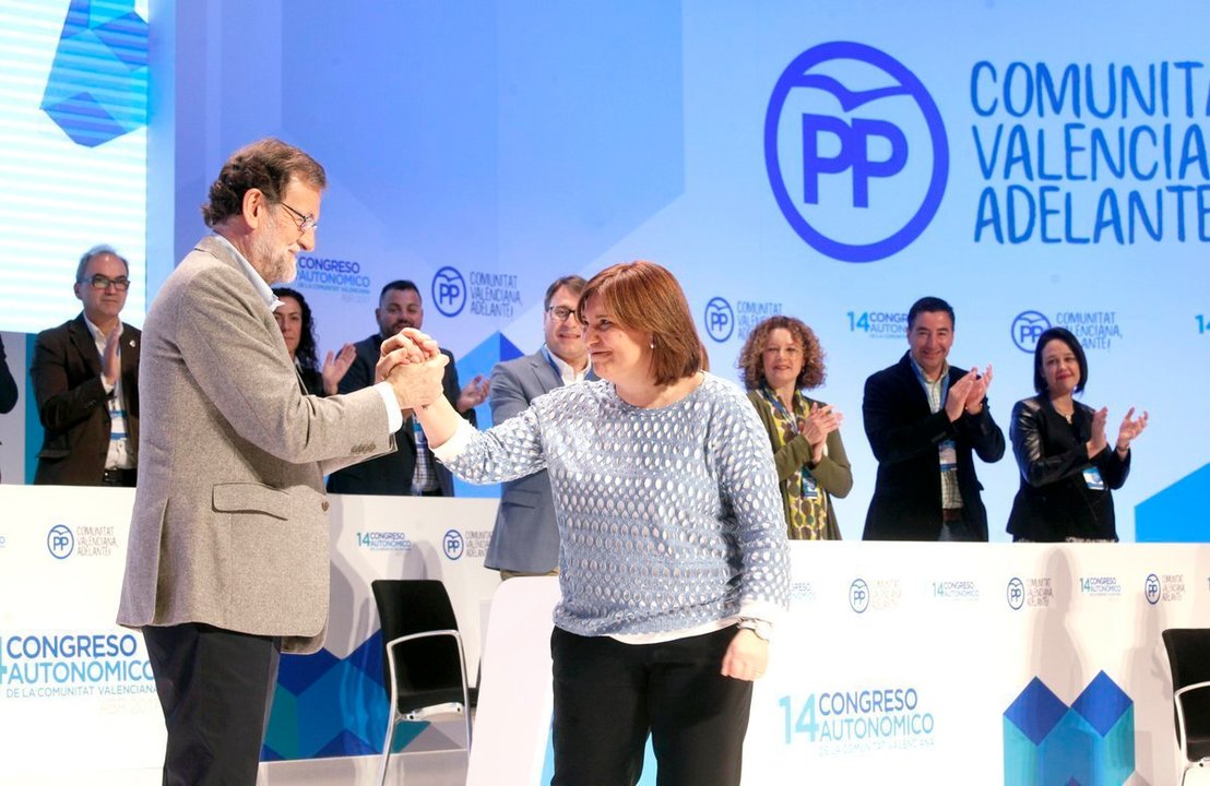 Mariano Rajoy con Isabel Bonig, en el congreso del PP de la Comunidad Valenciana.