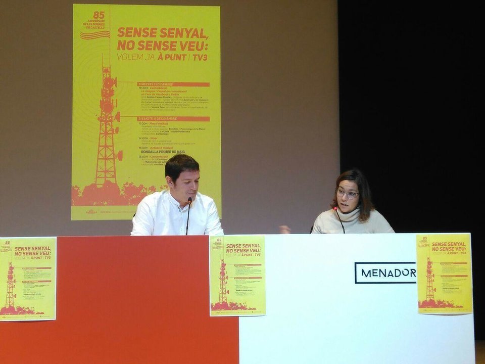 Ignasi García, concejal de Normalización Lingüística y María Nebot, coordinadora de actividades de la plataforma cívica ‘Castellón por la Lengua’