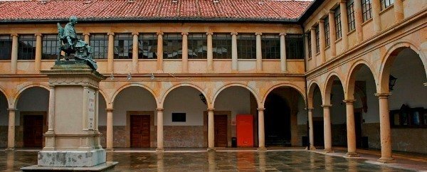 Edificio histórico de la Universidad de Oviedo