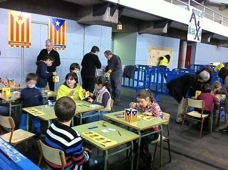 Niños en las aulas de Cataluña