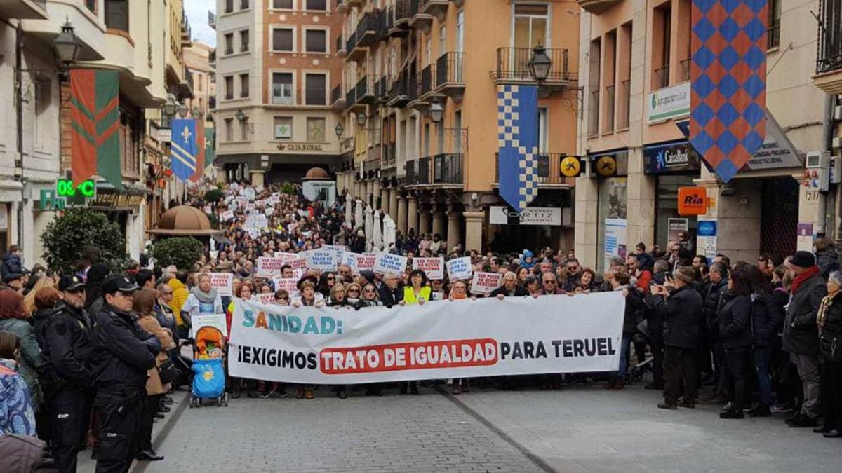 Cabeza de la manifestación organizada por Teruel Existe.