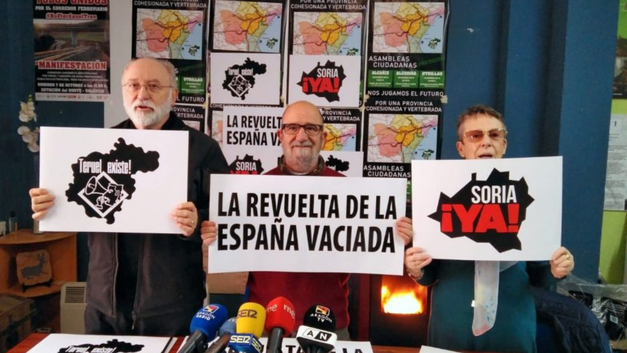 Representantes de Soria Ya y Teruel Existe, durante la presentación de la Revuelta de la España Vaciada