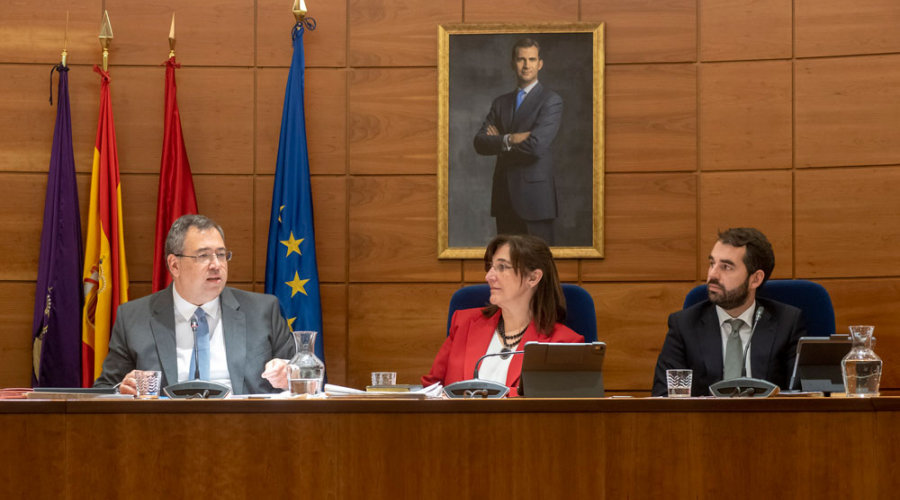 Eduardo Oria de Rueda Elorriaga, Susana Pérez Quislant y Francisco Melgarejo Martínez de izquierda a derecha en el pleno de febrero de 2020