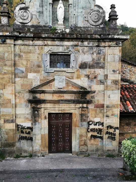 Pintadas en la Iglesia de Rubalcaba en Lierganes, Cantabria