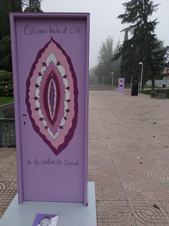 El 25 de noviembre, la Concejalía de Igualdad del Ayuntamiento de Ciudad Real puso en marcha la campaña ‘Puertas contra la Violencia de Género”.