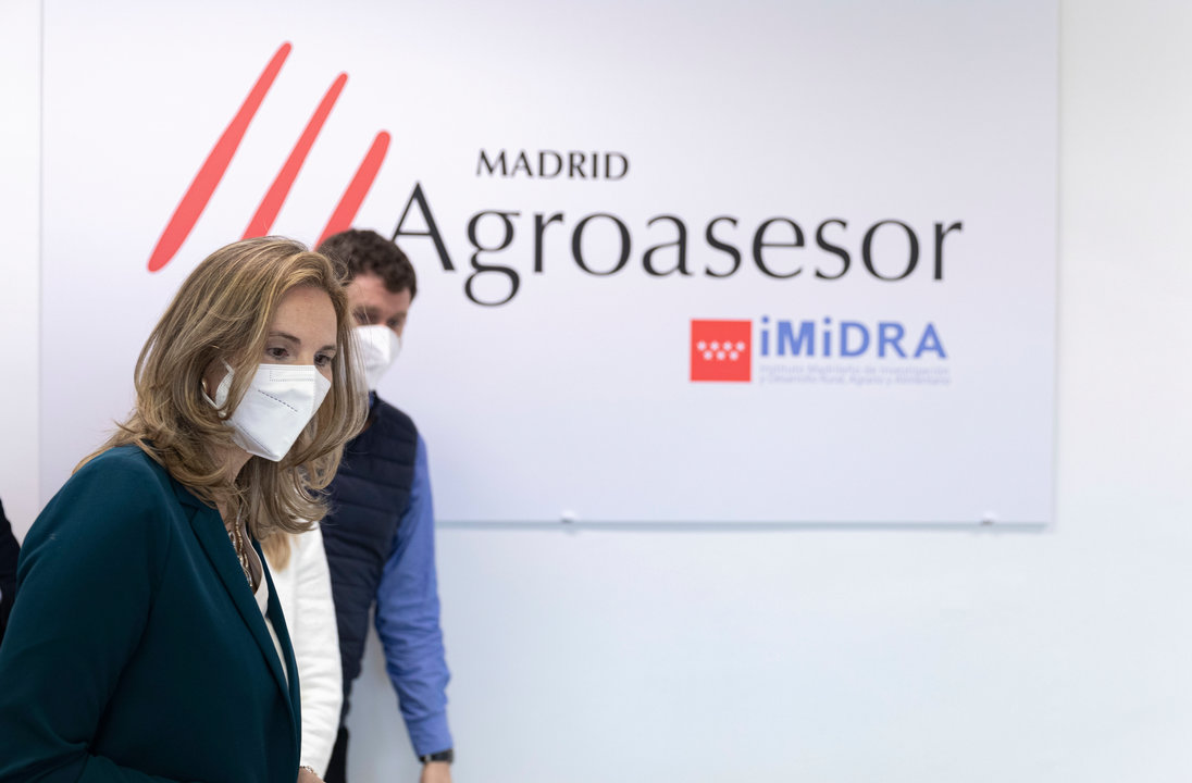 Paloma Martín visita las oficinas de Agroasesor.