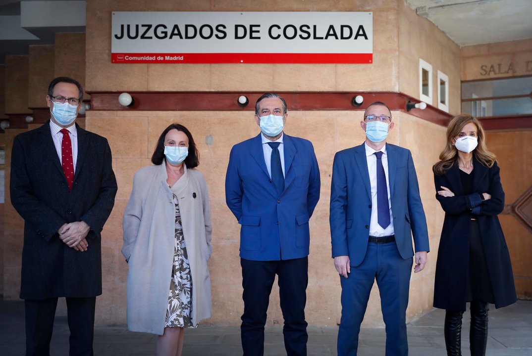 Enrique López en su visita a los Juzgados de Coslada. Comunidad de Madrid.
Foto: D.Sinova.