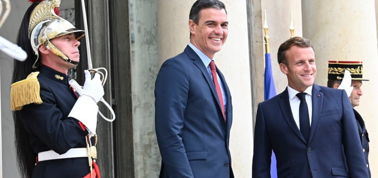 Pedro Sánchez y Emmanuel Macron, en el Palacio del Elíseo (Foto: Pool Moncloa/Borja Puig de la Bellacasa).