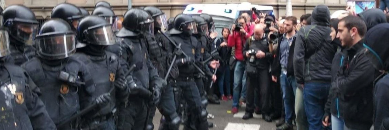 Concentración independentista contra la detención de Puigdemont (Foto: Europa Press).