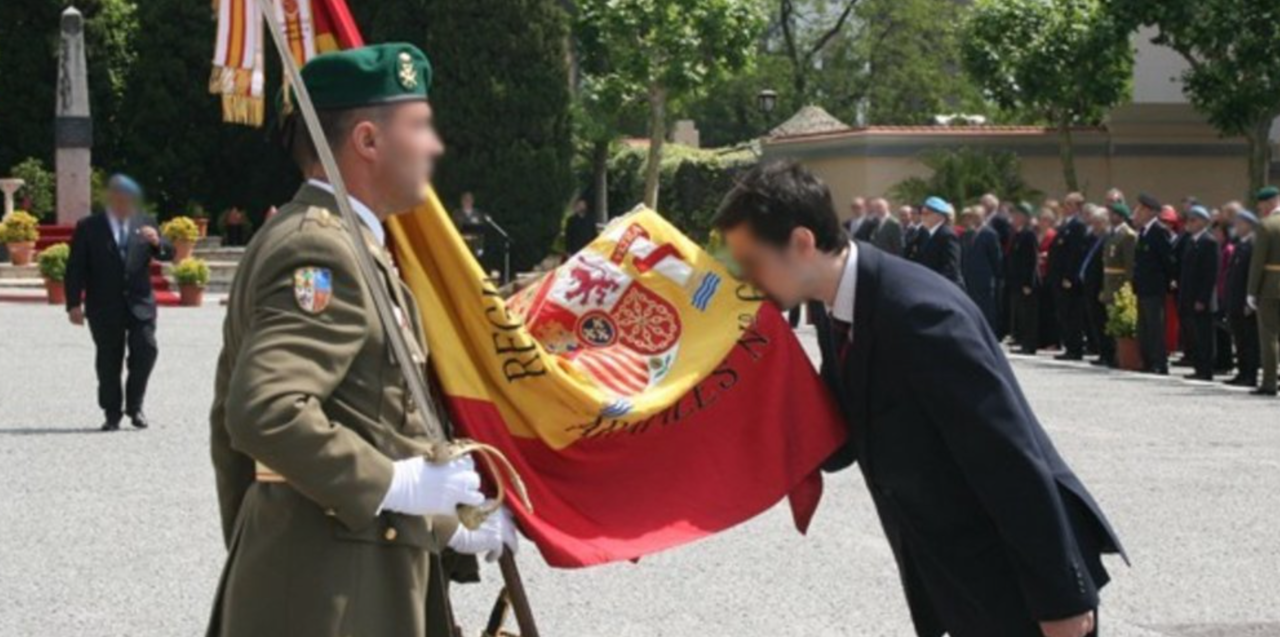 Jura de bandera en el cuartel de El Bruc, en Barcelona.