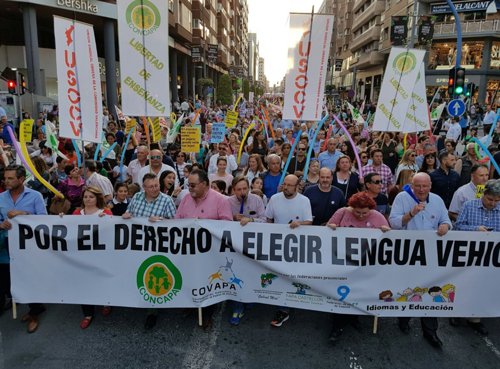 Manifestacion en Valencia contra  la imposición del valenciano