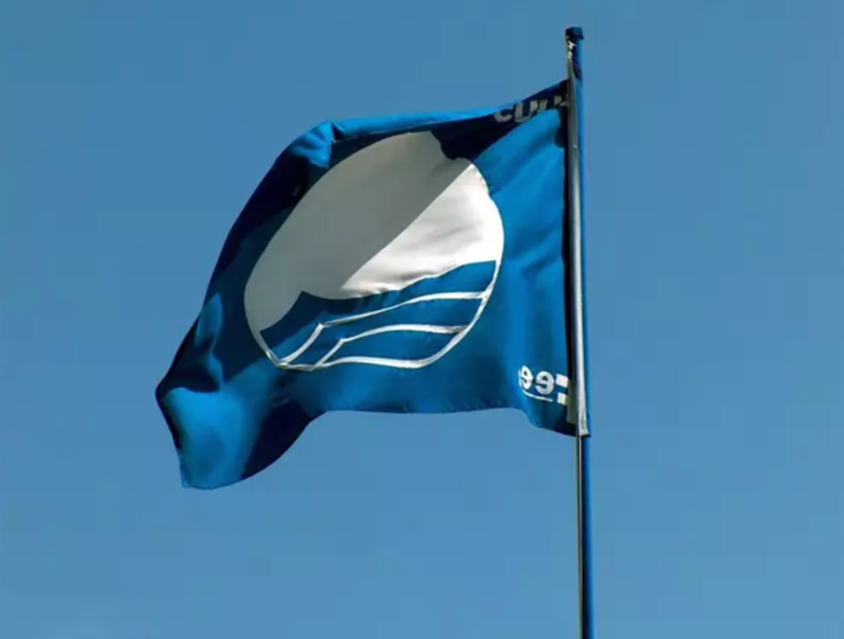 Archivo - Una Bandera Azul Ondea En Punta Umbría.