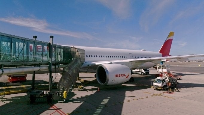 Un avión de Iberia en la T4 de Madrid.