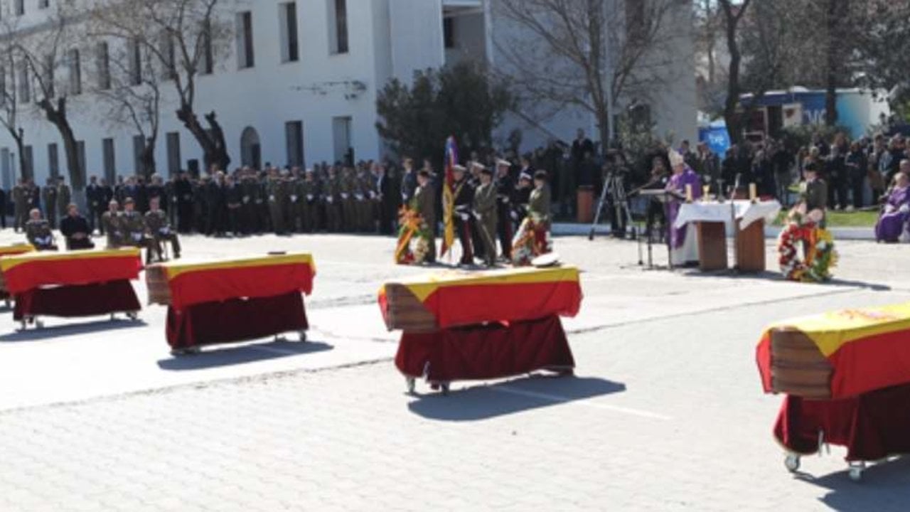 Funeral por los fallecidos en la explosión de Hoyo de Manzanares, en 2011 (Foto- Casa de S.M. el Rey : Borja Fotógrafos). 