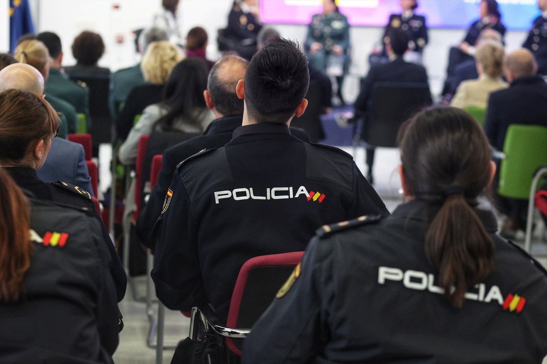 Varios agentes de Policía Nacional durante la inauguración de las III Jornadas sobre Mujer, Igualdad y Seguridad, en el Centro Tecnológico de Seguridad en El Pardo, a 6 de marzo de 2023, en Madrid, (España).