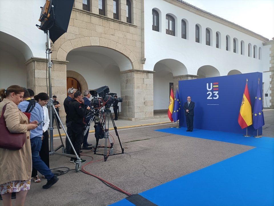 El ministro de Cultura, Miquel Iceta, recibe a los ministros de Cultura de la UE que participan en Cáceres en una reunión informal.