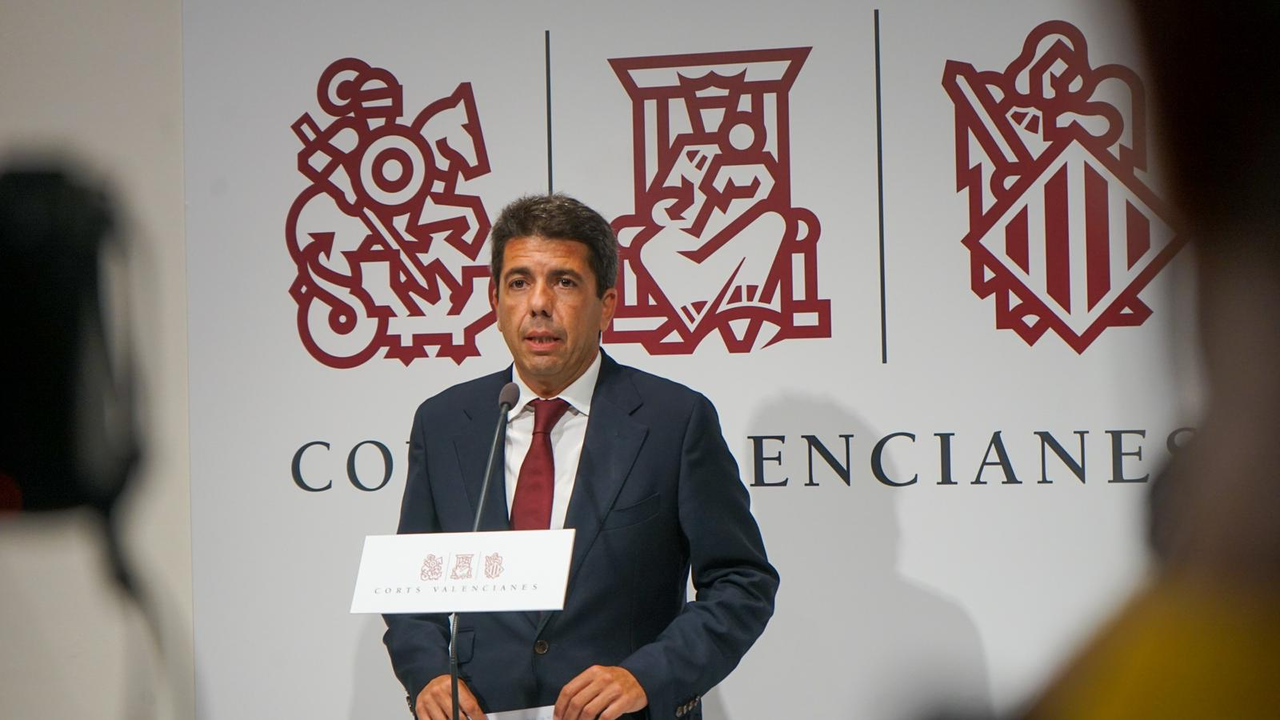 Carlos Mazon anunciando coalicion  de gobierno con Vox, 13.6.23