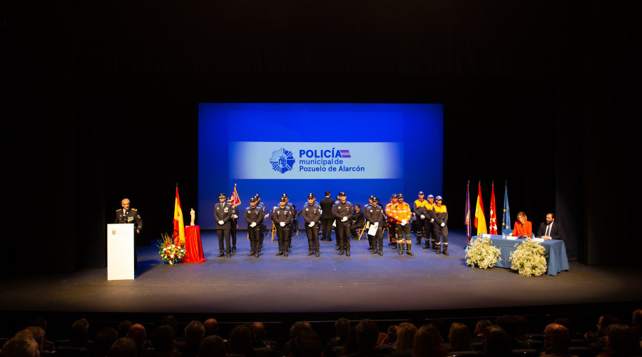 Pozuelo de Alarcón: La Policía Municipal celebra su día con un acto emotivo en el MIRA Teatro