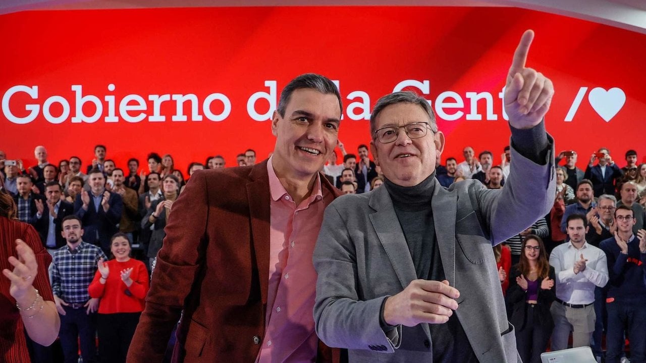 Pedro Sánchez y Ximo Puig, en un mitin del PSOE. 