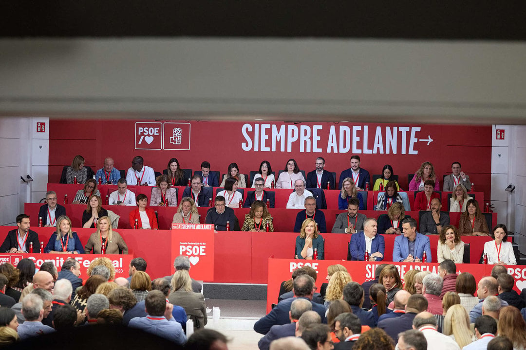 El PSOE toca a arrebato para llenar su convención en Galicia  