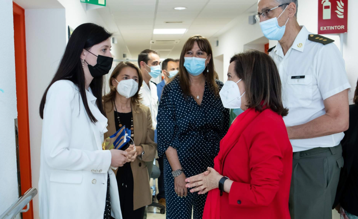 Visita de la ministra de Defensa al Hospital General de la Defensa en Zaragoza (Foto: Ricardo Pérez/MDE).