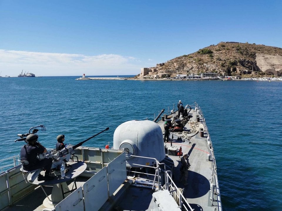 Salida a la mar del patrullero Infanta Elena desde el puerto de Cartagena (Foto- Estado Mayor de la Defensa). 