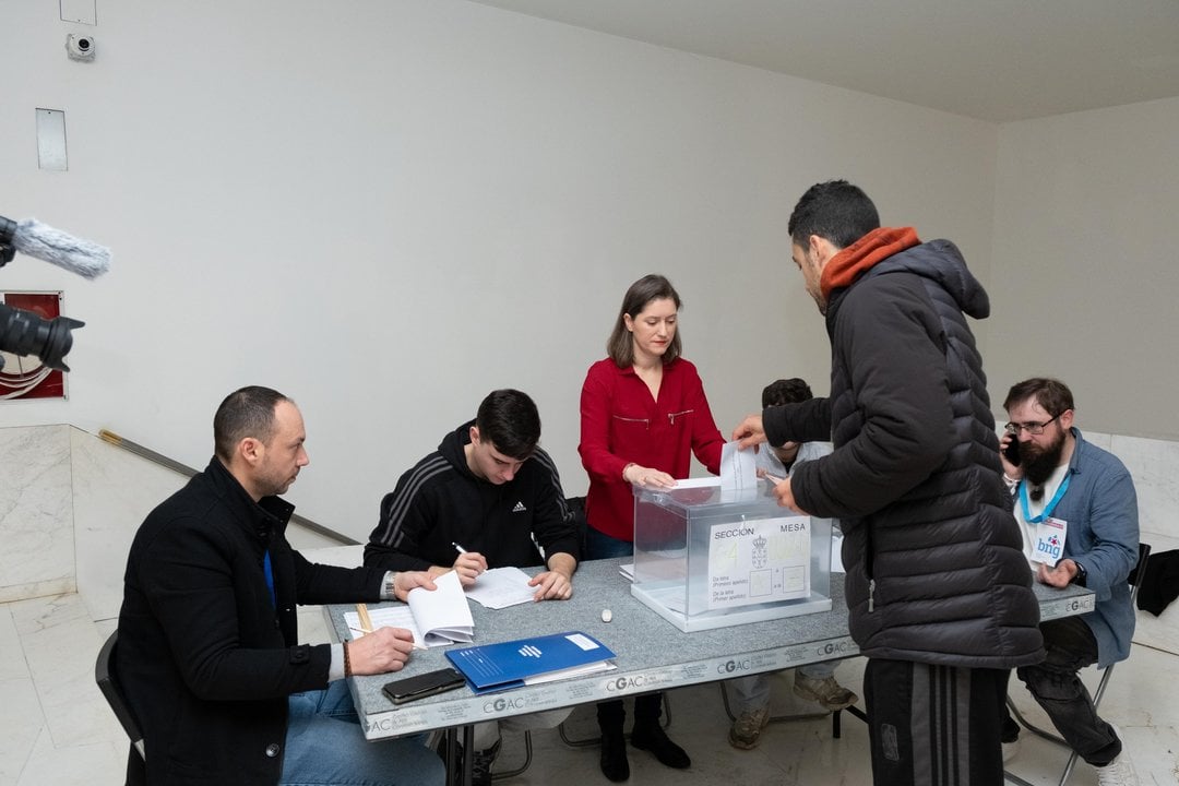 Elecciones al Parlamento de Galicia celebradas el 18 de febrero de 2024 (Foto: César Arxina / Europa Press).