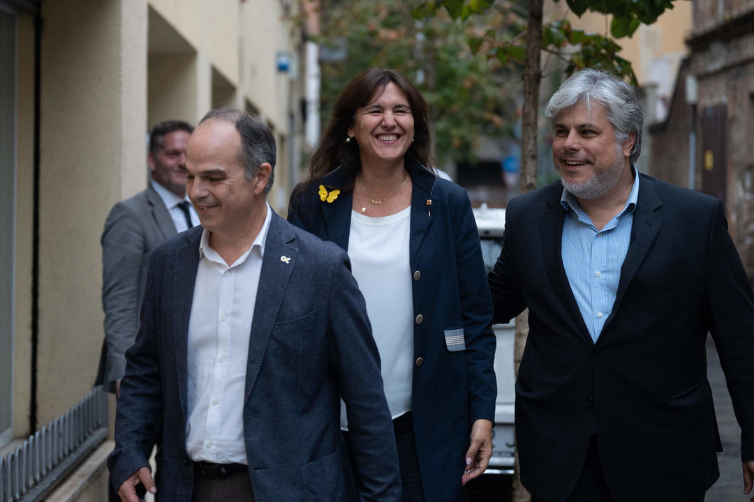 (I-D) La presidenta de Junts, Laura Borràs; el secretario general de Junts, Jordi Turull y el líder del partido en el Parlament, Albert Batet, en una foto de archivo. 