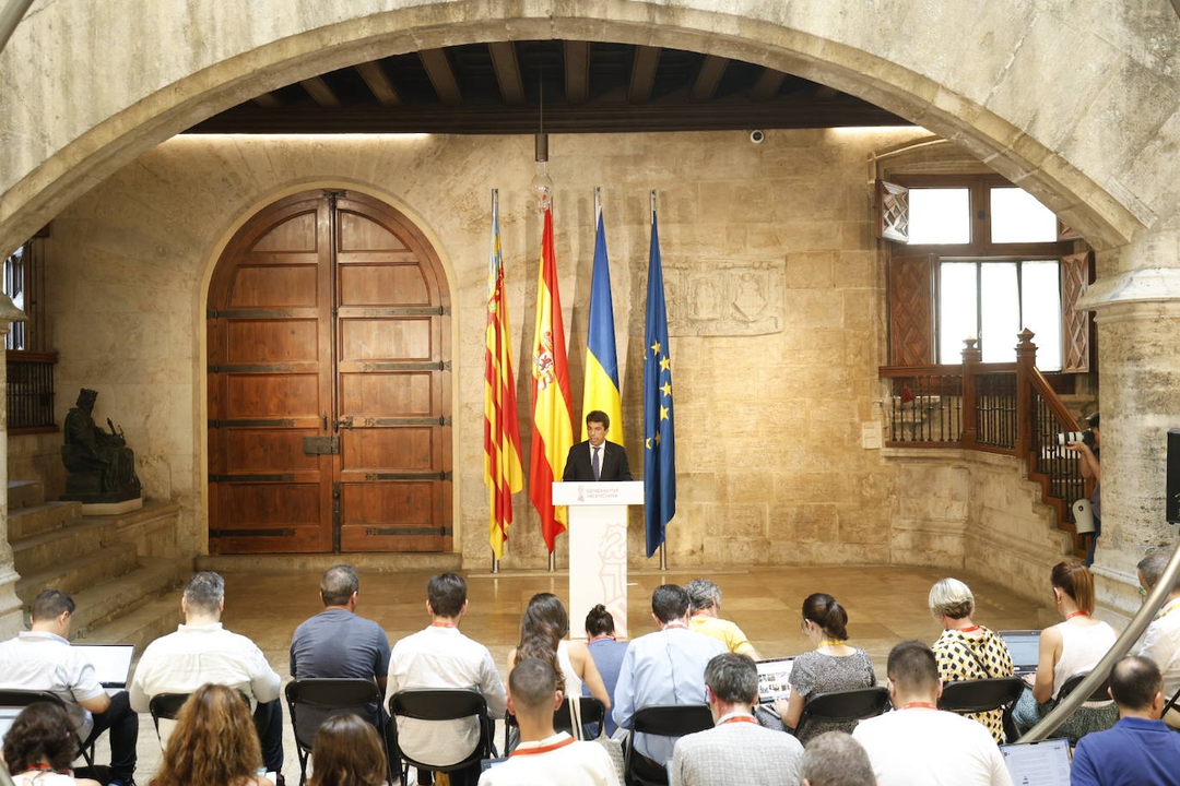 Carlos Mazón, anunciando el primer Consell