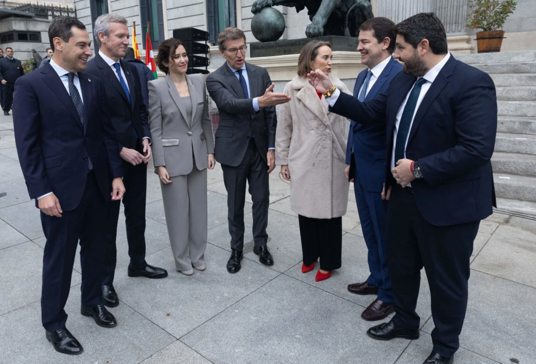 Archivo - (I-D) El presidente de la Junta de Andalucía, Juanma Moreno; el presidente de la Xunta de Galicia, Alfonso Rueda; y la presidenta de la Comunidad de Madrid, Isabel Díaz Ayuso.