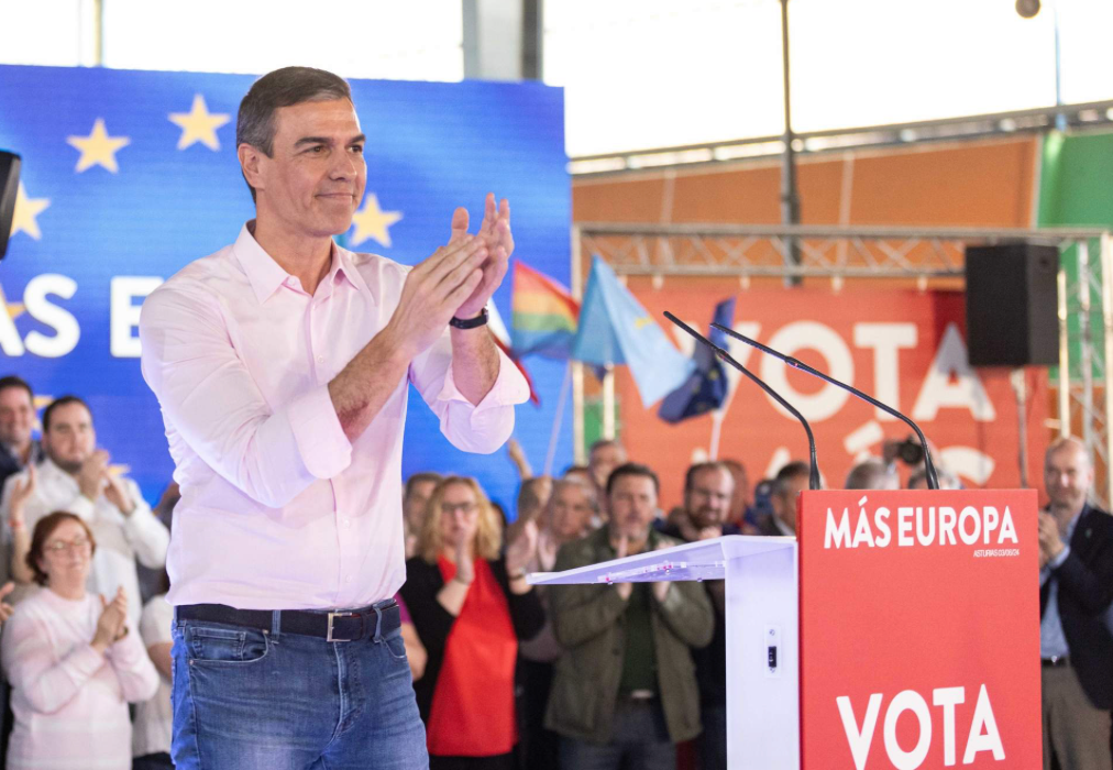 Mitin de campaña a las elecciones europeas del PSOE en Gijón. Participan Pedro Sánchez, Adrián Barbón, Begoña Fernández y Jonás Fernández.