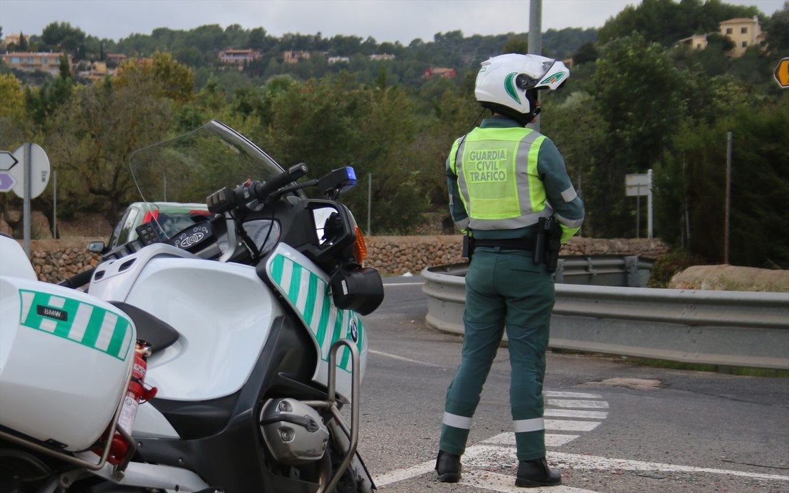 Agente de la Guardia Civil de Tráfico. GUARDIA CIVIL/Europa Press.