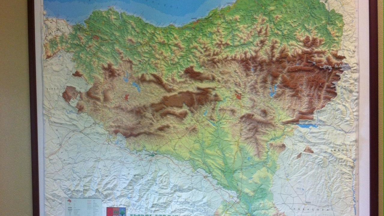 Mapa de Euskal Herria colgado en un centro de Formación Profesional de Navarra.